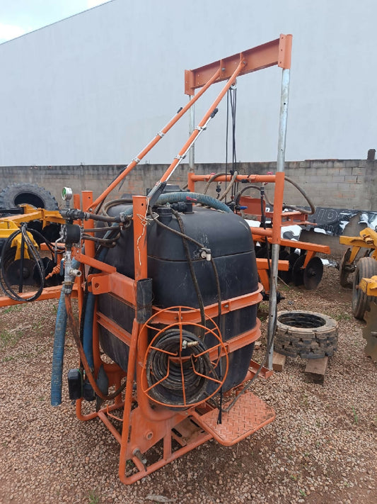 Pulverizador barra curta 600 Litros
