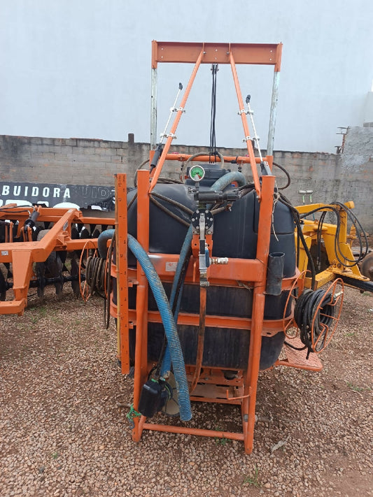 Pulverizador barra curta 600 Litros