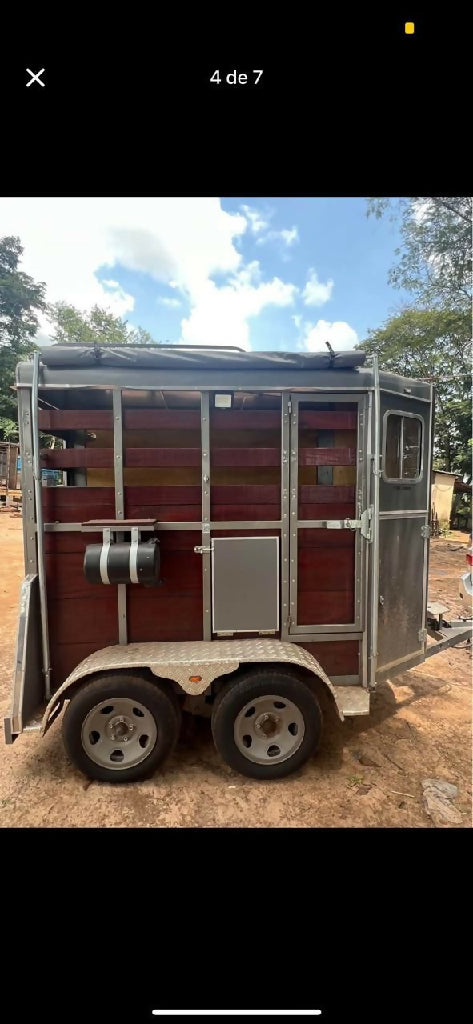 Trailer a venda